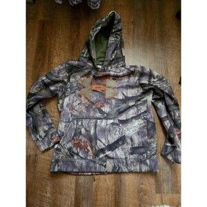 Boys L Under Armour Mossy oak camo hoodie